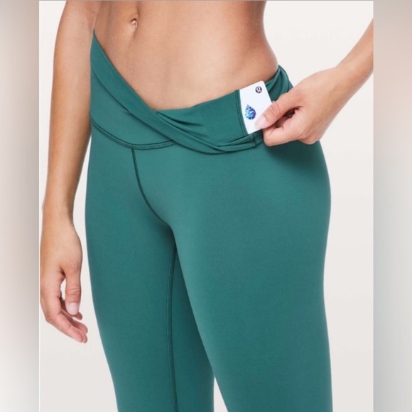 Lululemon Wunder Under 6; 28” - Picture 9 of 13